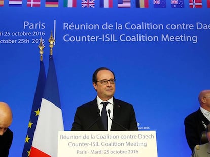 Hollande este martes en la reunión de la coalición internacional contra el ISIS.