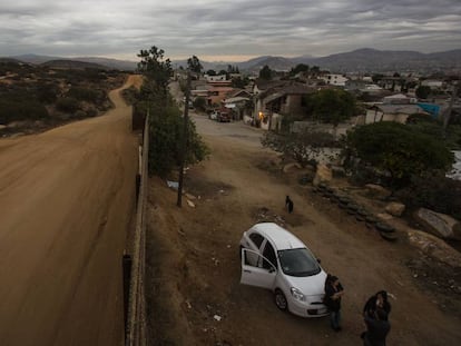 Muro na fronteira entre o México e os EUA em Tecate.