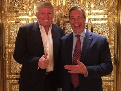 Donald Trump con Nigel Farage en el edificio Trump.