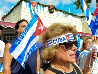 Cubanos celebran la muerte de Fidel Castro en la Pequeña Habana, en Miami.