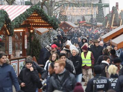 El mercadillo navideño de Breitscheidplatz, en Berlín, el jueves 22 de diciembre. Sean Gallup Getty Images
