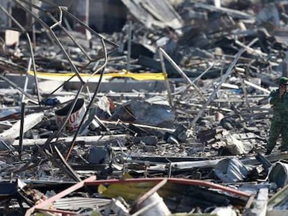 Escombros tras el explosión en Tultepec.