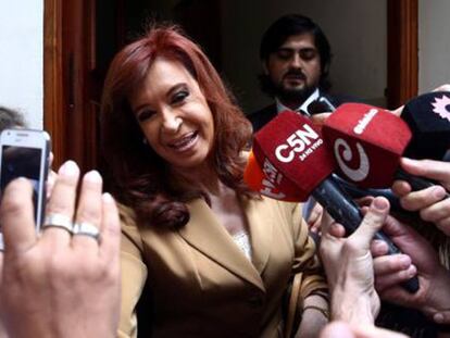 Cristina Kirchner sale de su casa en Buenos Aires para declarar ante los tirbunales, el 31 de octubre pasado.