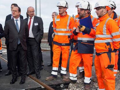 Hollande, este martes durante la inauguración de una línea de alta velocidad en Villognon.