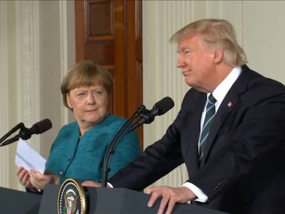 Donald Trump y Angela Merkel en un instante de la rueda de prensa.