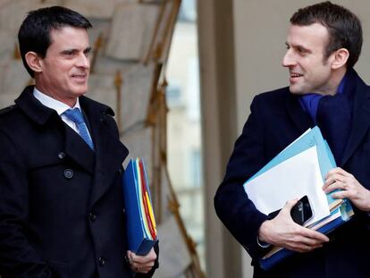 Valls y Macron, en una imagen de archivo. En vídeo, el primer ministro francés afirma que votará por el exministro de Finanzas y no por el candidato socialista, durante una entrevista concedida a 'BFMTV'.