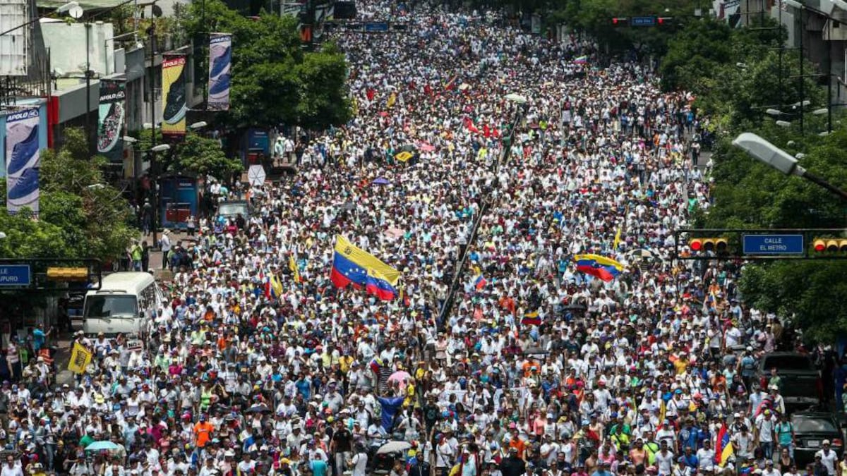 La oposición venezolana opta por la movilización permanente en la calle | America | EL PAÍS
