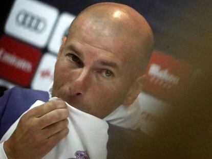 El entrenador del Real Madrid, Zinedine Zidane, durante la rueda de prensa este viernes en Madrid.