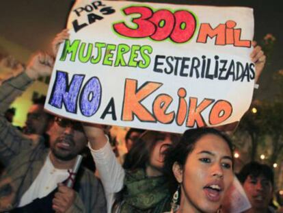 Protesta contra las esterilizaciones forzosas en Lima en 2011.