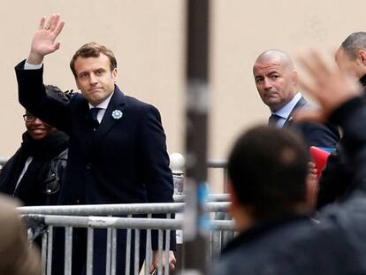 Emmanuel Macron a su llegada a la sede de En Marcha, este lunes.