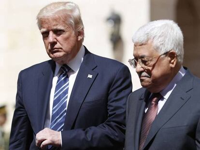 Donald Trump y el presidente de la Autoridad Palestina, Mahmud Abbas, este martes en Belén.