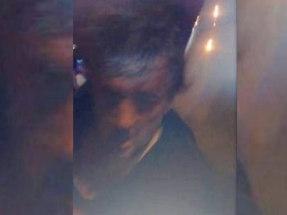 Imagen capturada con un móvil del detenido por la policía londinense.