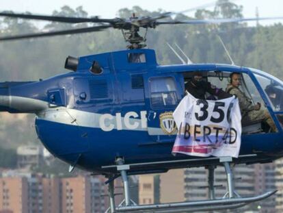 El helicóptero, durante el ataque al Supremo.