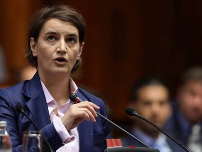 La nominada a primera ministra serbia, Ana Brnabic, durante la sesión parlamentaria de su nombramiento, este miércoles.