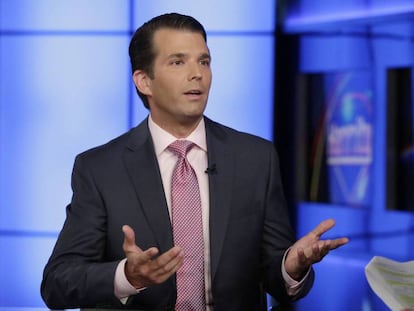 Donald Trump Jr. en la entrevista con Sean Hannity en Fox News Channel.