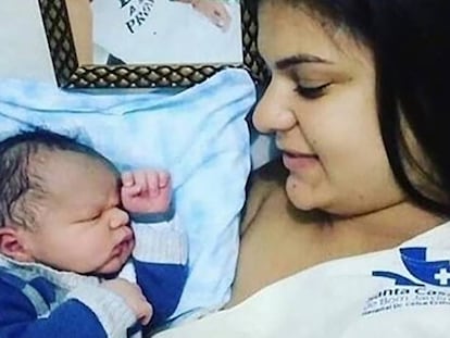 La viuda de Tiaguinho con su bebé en la imagen publicada en Instagram.