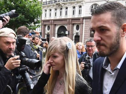 Los padres de Charlie Gard en el Tribunal Superior de Londres este lunes.