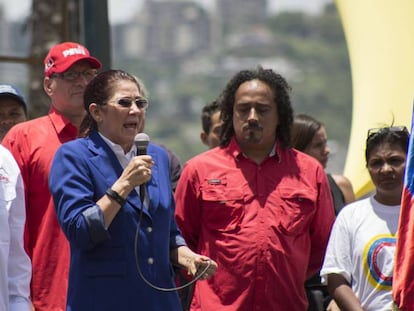 La primera dama de Venezuela, Cilia Flores, participa en una concentración a favor de la constituyente.