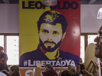 Un grupo de personas exige la libertad de Leopoldo López. N. S.