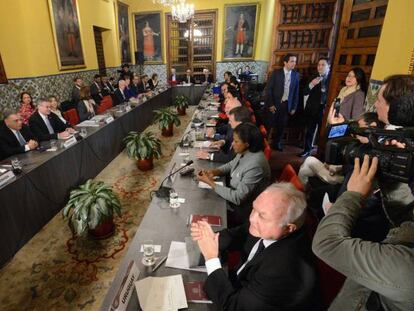 Cancilleres de América Latina y el Caribe más Canadá discuten en Lima acerca de la crisis venezolana.