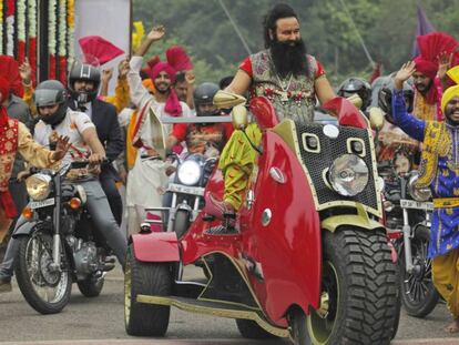 Gurmeet Ram Rahim Singh Ji Insan, en octubre de 2016, durante la presentación de su película 'El guerrero del corazón de León'.