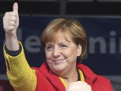 La canciller alemana, Angela Merkel, en un acto de campaña en Greifswald. En vídeo: Entrevista al estudiante de enfermería, Alexander Jorde.