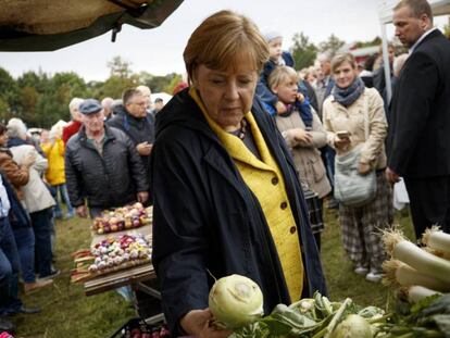 La canciller alemana, Angela Merkel, hace campaña el sábado en Putbus, al oeste de Alemania.
