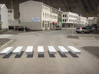 Vídeo de como se pintou a faixa tridimensional e seu efeito em motoristas e pedestres.