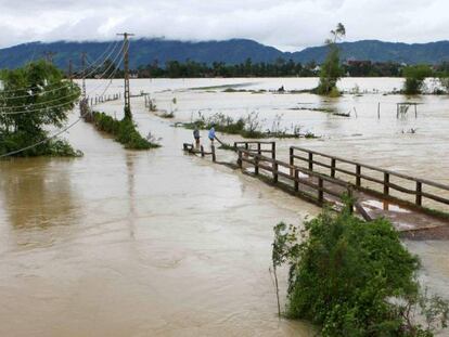 Carreteras y campos inundados este miércoles en la provincia vietnamita de Nghe An. VIETNAM NEWS AGENCY AFP