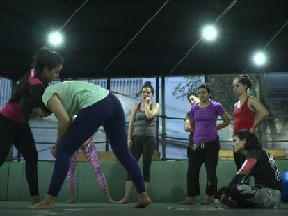 Alumnas en practica de Jui Jitsu.