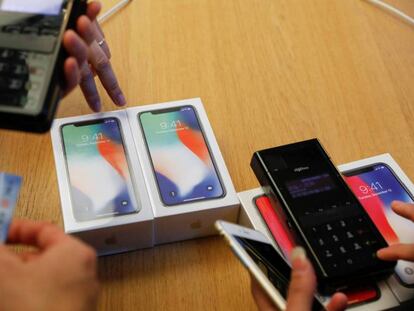 Los primeros iPhone X ya se han vendido en China. Vídeo: así es este nuevo modelo de iPhone.