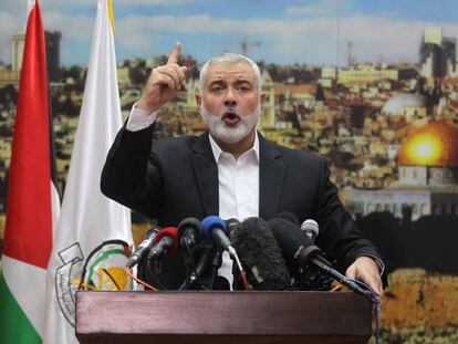 El líder de Hamás, Ismail Haniya, da una conferencia de prensa este jueves en Gaza. / Vídeo: La comunidad internacional rechaza la decisión de Trump.