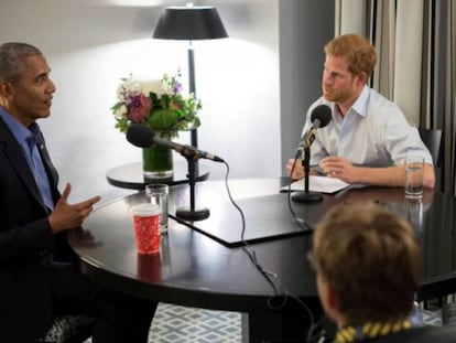 Barack Obama é entrevistado pelo príncipe Harry em um programa de rádio para a BBC.