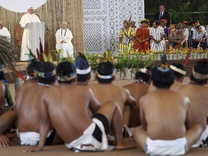 El papa Francisco habla a los indígenas en Puerto Maldonado, en la Amazonía peruana.