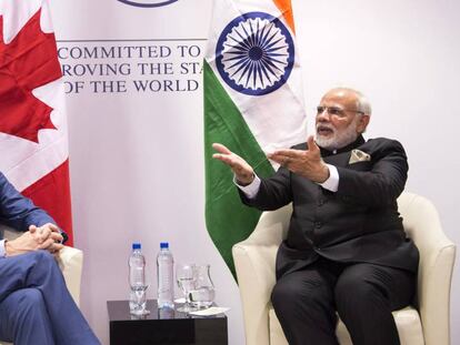 El primer ministro de India, Narendra Modi, y su homólogo canadiense, Justin Trudeau, este martes en Davos.