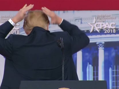 Trump explica su peinado: “Trabajo duro para esconder esa calva”