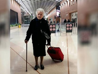 Irma, de 93 años, el 19 de febrero en el aeropuerto de Milán-Malpensa.