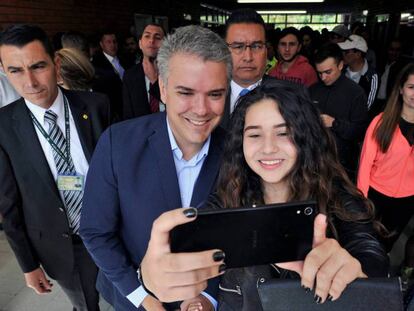 Iván Duque, candidato del uribismo a la presidencia de Colombia. En vídeo, declaraciones del presidente Santos y los líderes de las FARC tras votar.