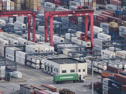 Puerto de mercancías de Yangshan, en el sur de Shanghái. / Vídeo: Declaraciones del portavoz del Ministerio de Exteriores chino.