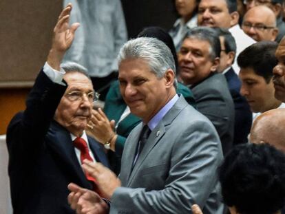 Raúl Castro y Miguel Díaz-Canel, este miércoles en la Asamblea Nacional de Cuba.