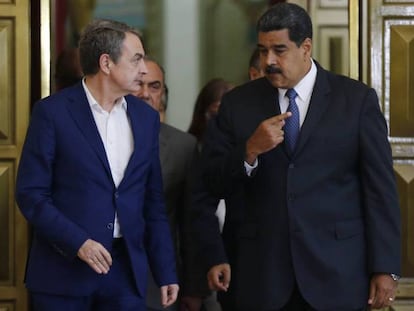 Nicolás Maduro habla con José Luis Rodríguez Zapatero en el palacio presidencia de Caracas.