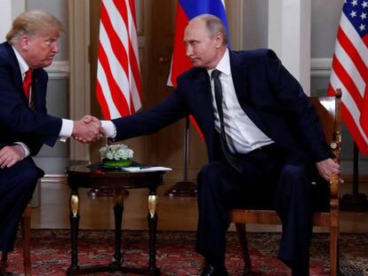 El presidente de Estados Unidos, Donald Trump, y su homólogo ruso, Vladímir Putin, este lunes en Helsinki.