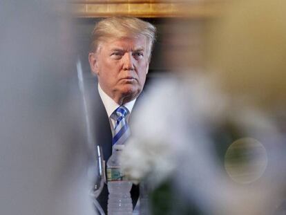 El presidente de EE UU, Donald Trump, este jueves en la ciudad de Bedminster (EE UU) / En vídeo, los aranceles de Trump agravan la crisis económica turca (ATLAS)