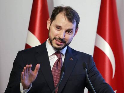 Berat Albayrak, ministro de Finanzas de Turquía y yerno de Erdogán / En vídeo, el Banco Central turco inyectará liquidez en los mercados (ATLAS)