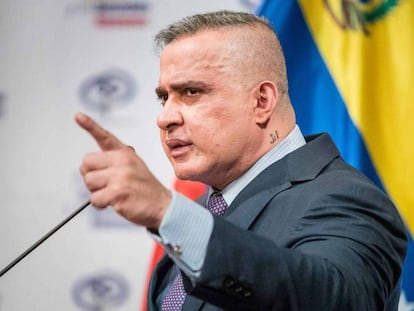 El fiscal venezolano, Tarek Saab, en una conferencia de prensa. En vídeo: La familia de un opositor cree que fue torturado para inculparse en el atentado contra Maduro.