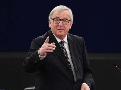 El presidente de la Comisión Europea, Jean-Claude Juncker, durante una intervención en el Parlamento Europeo / En vídeo, declaraciones del portavoz de la Comisión Europea