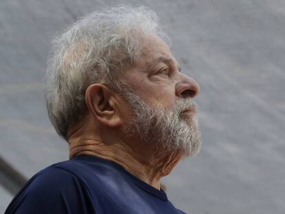 El expresidente brasileño Lula da Silva, horas antes de entrar en prisión el pasado 7 de abril / En vídeo, el anuncio de la justicia brasileña sobre la anulación de la candidatura presidencial de Lula (QUALITY-REUTERS)