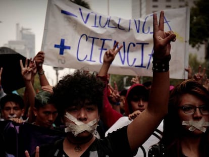 Los estudiantes de México marchan en contra del miedo