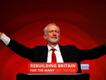 Corbyn, durante su discurso, este miércoles en Liverpool.