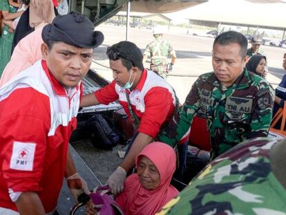 En vídeo, las tareas de rescate de víctimas a contrarreloj, en Palu, Indonesia.